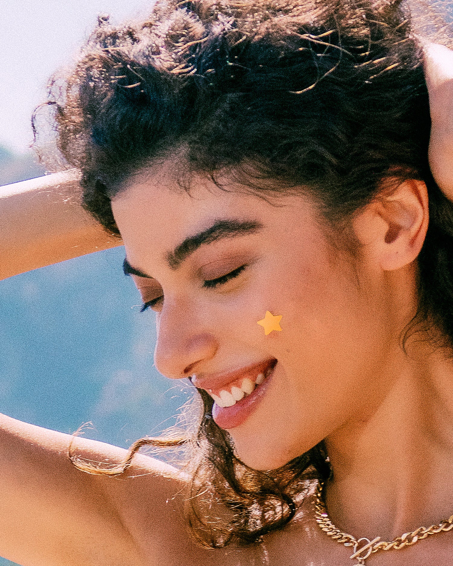 11_LifestyleShot_Our_Stars_Blemish_Patches__PDP_1500x1875_165d143e-9d09-4090-bc2c-4c823127f161.jpg