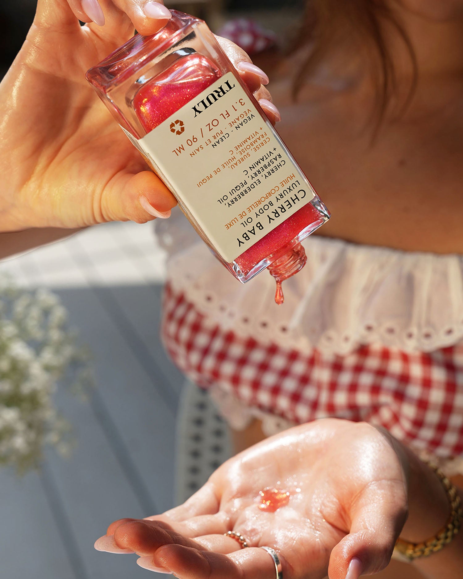 3.cherrybabyshimmeroilinfographicscherrybabyshimmeroilinforgraphicshotonly.jpg